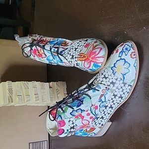 New Floral boots size 42